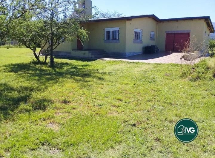 Casa · 200m² · 6 Ambientes · 1 Cochera