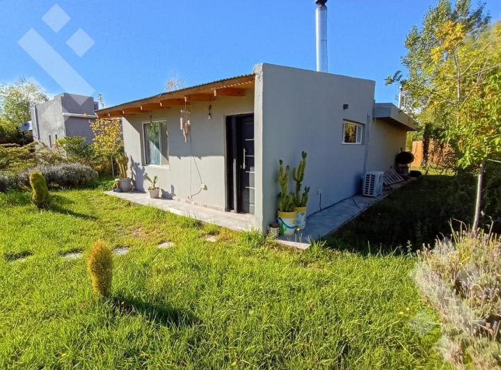 Casa · 65m² · 1 Dormitorio · 2 Cocheras