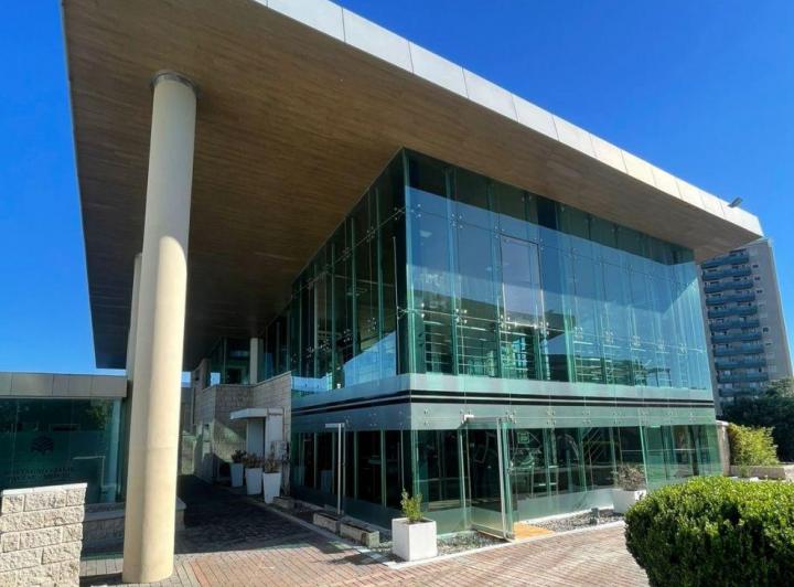 Local comercial · 800m² · 4 Ambientes
