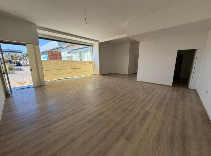 Local comercial · 100m² · 1 Ambiente · 5 Cocheras