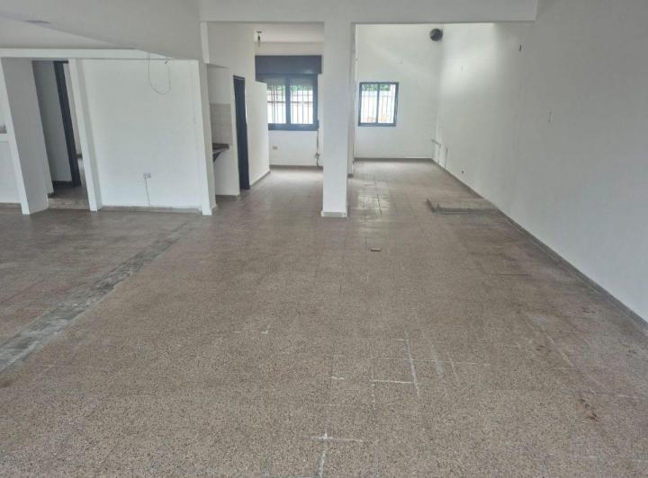 Local comercial · 170m² · 1 Ambiente · 3 Cocheras