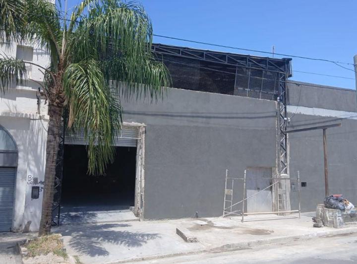 Bodega-Galpón · 280m² · 6 Ambientes