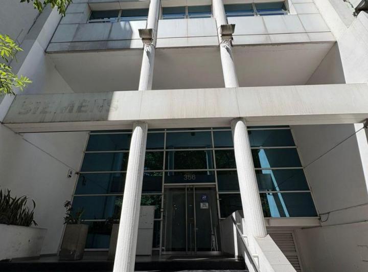 Edificio · 1786m² · 7 Ambientes · 4 Cocheras