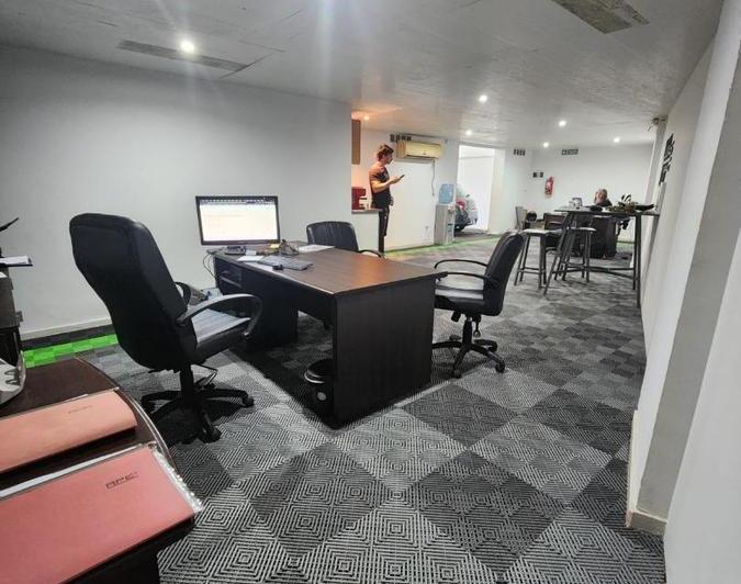 Local comercial · 459m² · 9 Cocheras