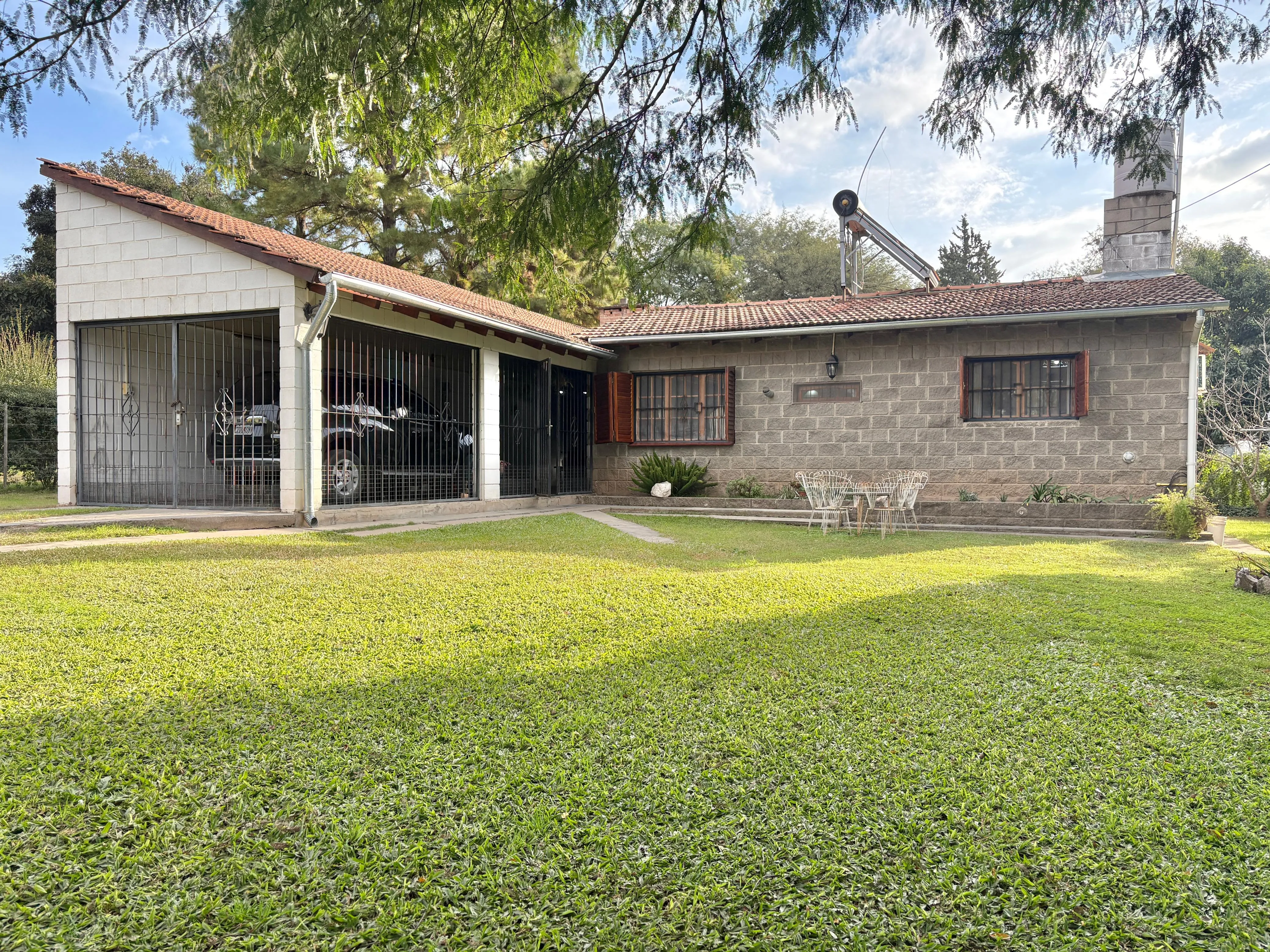 OPORTUNIDAD EN LA BOLSA! VENTA HERMOSA CASA 2 DORMITORIOS EN LOTE DE 600 MTS