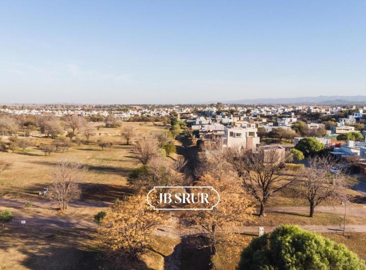Terreno · 560m²
