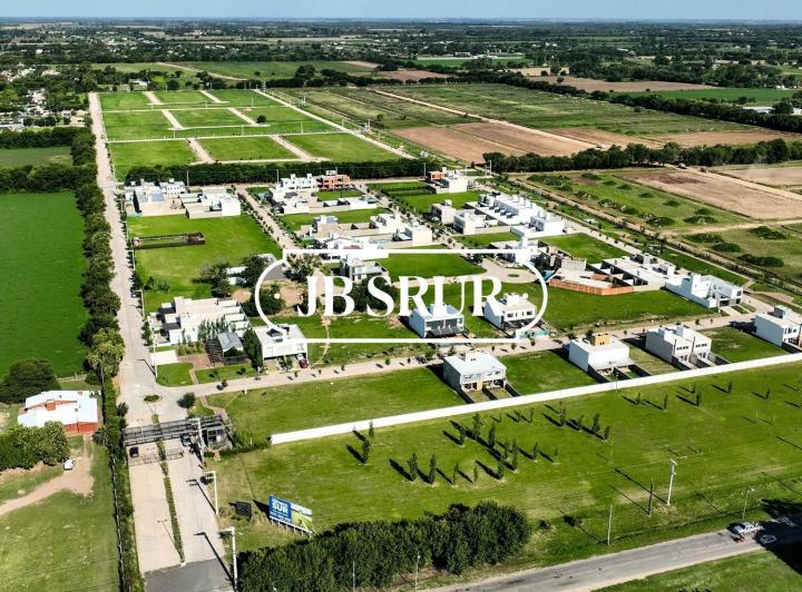 Terreno · 383m²