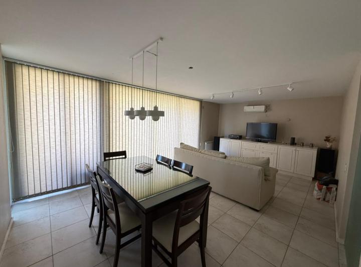 Casa · 110m² · 5 Ambientes · 1 Cochera
