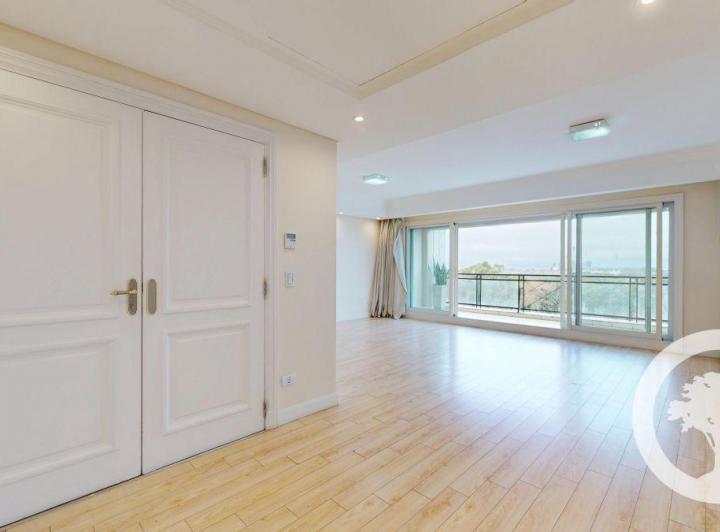Departamento · 135m² · 3 Ambientes · 1 Cochera
