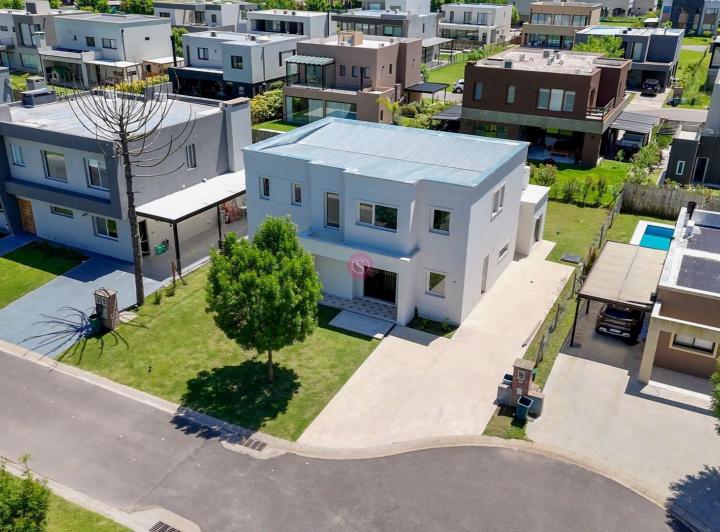 Casa · 203m² · 5 Ambientes
