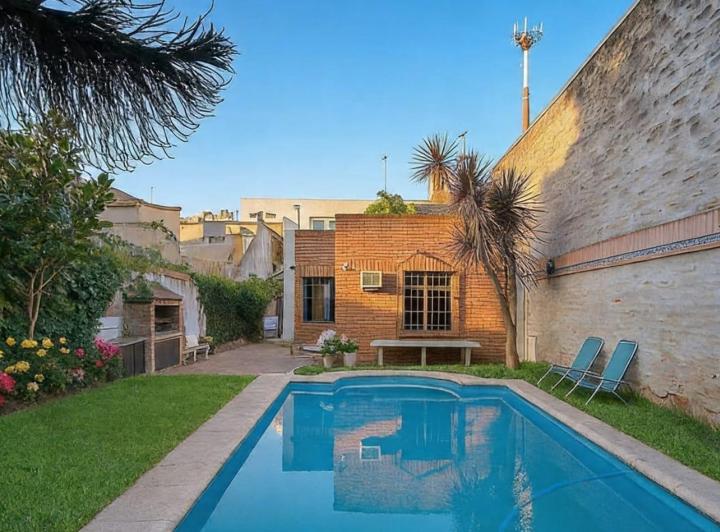 Casa · 220m² · 5 Ambientes