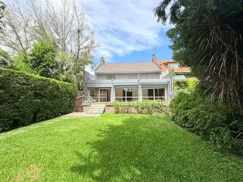 Casa en Venta en Acassuso Libertador  /  Solis, Acassuso