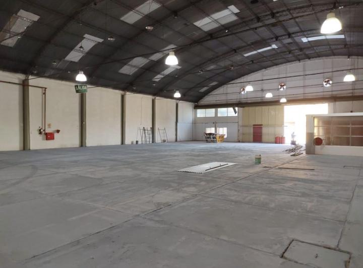Bodega-Galpón · 2300m² · 6 Ambientes