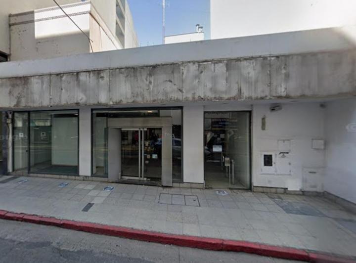 Local comercial · 397m²