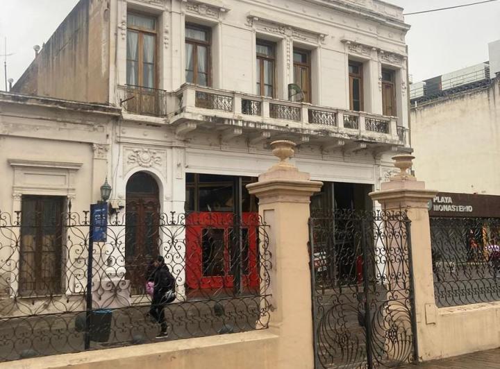 Edificio · 1898m²