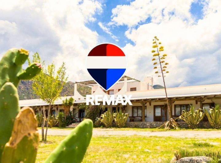Hotel · 750m²