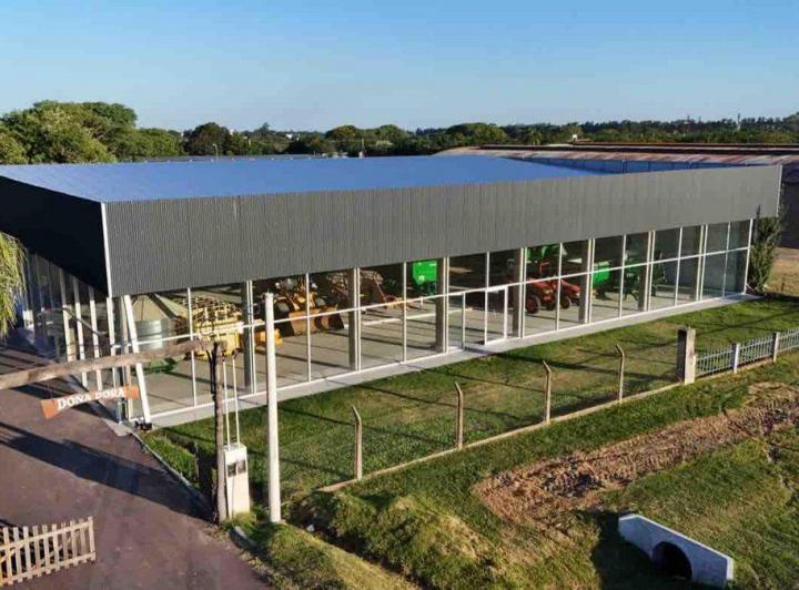 Local comercial · 1800m²