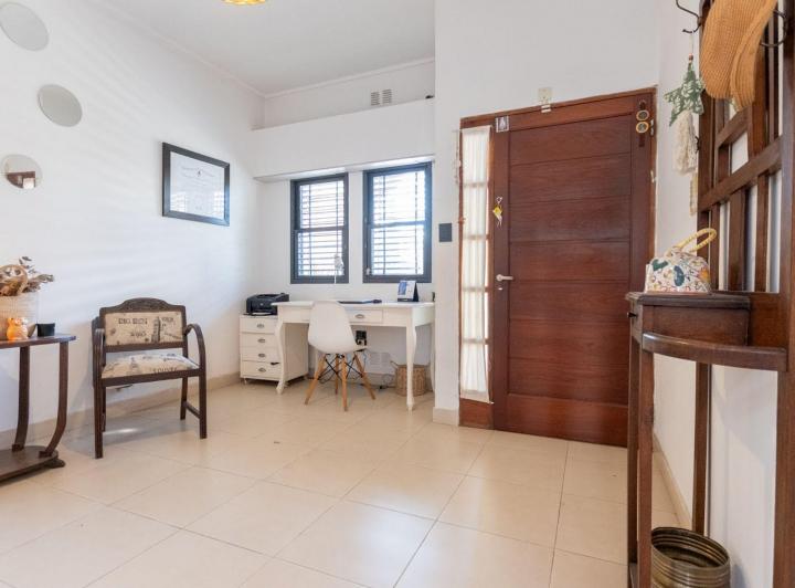 Casa · 234m² · 7 Ambientes · 2 Cocheras