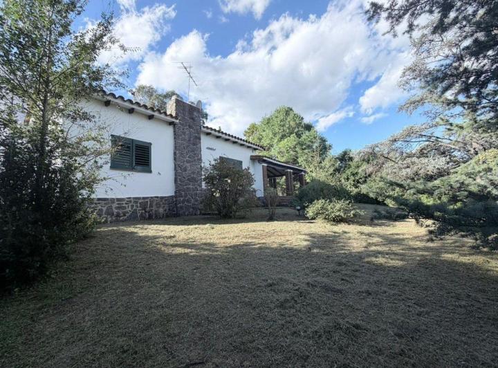 Casa · 280m² · 8 Ambientes