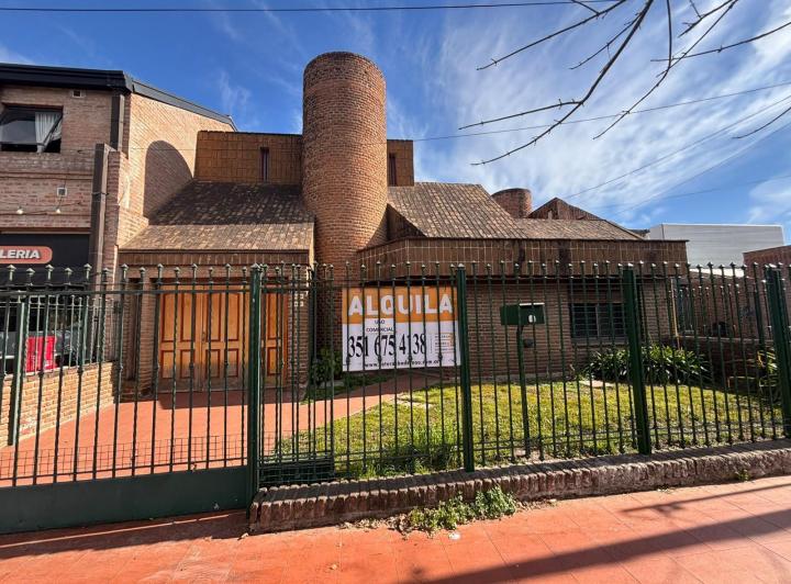 Casa · 250m² · 3 Ambientes