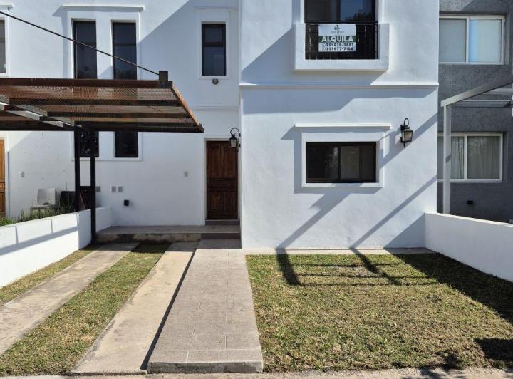 Casa · 160m² · 7 Ambientes · 1 Cochera