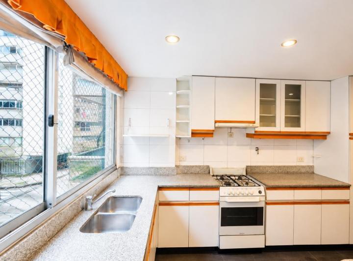Departamento · 160m² · 5 Ambientes · 1 Cochera