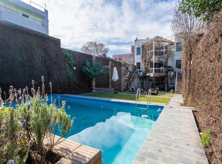 Casa · 273m² · 5 Ambientes · 2 Cocheras