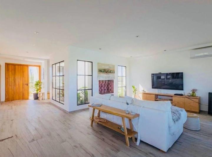 Casa · 207m² · 5 Ambientes · 1 Cochera