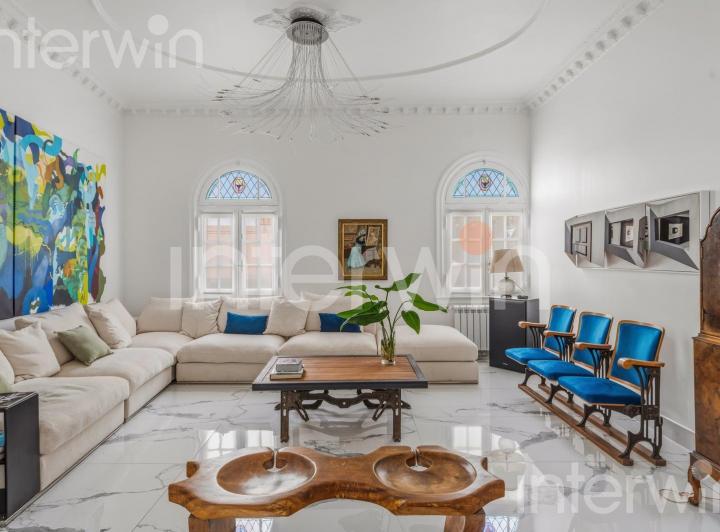 Casa · 430m² · 5 Ambientes · 1 Cochera
