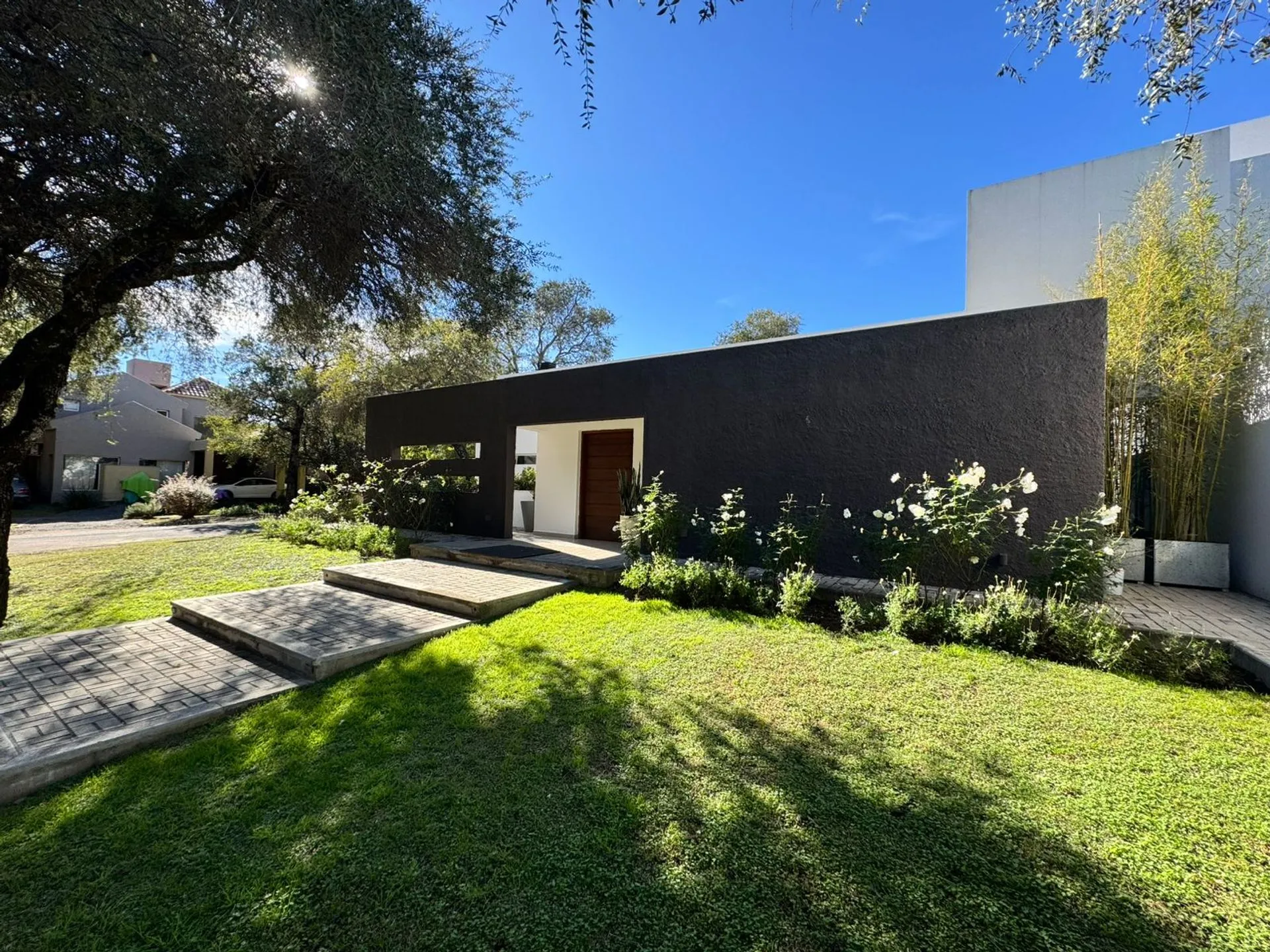 CASA VILLA ALLENDE LA PALOMA Bº CERRADO 4 DORMI PILETA QUINCHO PARQUE OPORTUNIDAD PERMUTA VENTA