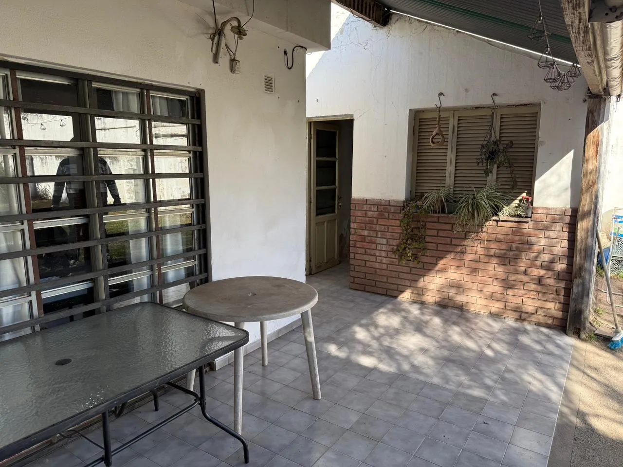 Casa 2 Dormitorios con Cochera Yapeyu