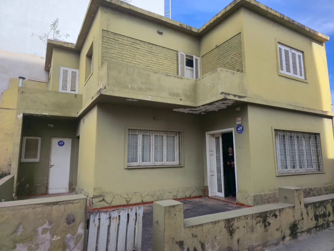 COFICO. OPORTUNIDAD- CASA INTERNA IDEAL PARA ACTUALIZAR
