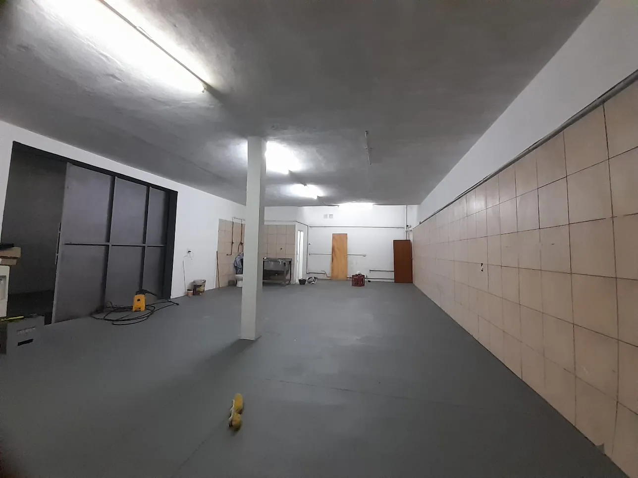 SE VENDE EN LA CALERA CASA MAS LOCAL. IDEAL PARA FAMILIAS, EMPRENDEDORES O INVERSORES QUE BUSCAN UNA PROPIEDAD VERSATIL CON GRAN POTENCIAL