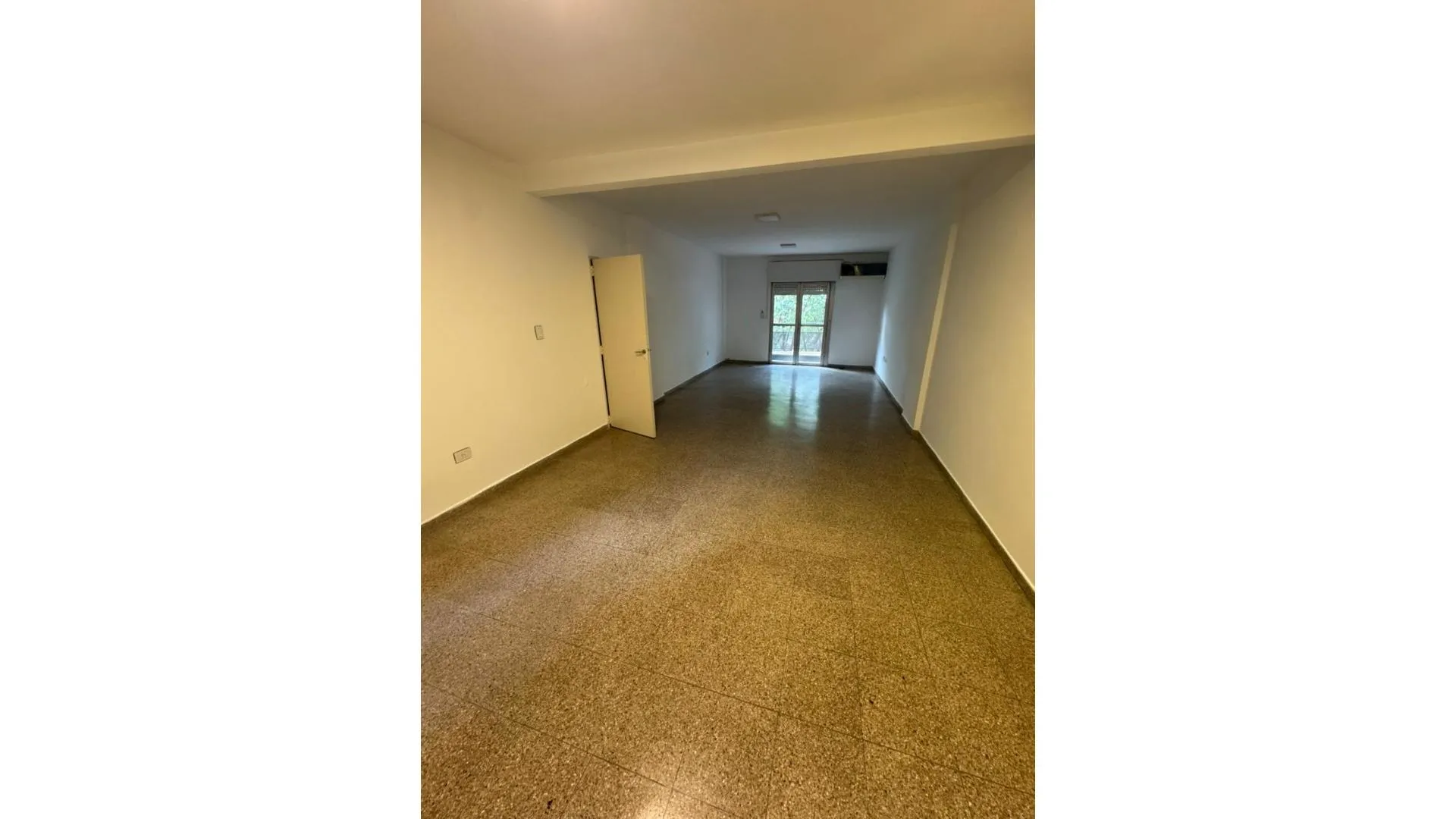 Departamento amplio de dos dormitorios en microcentro