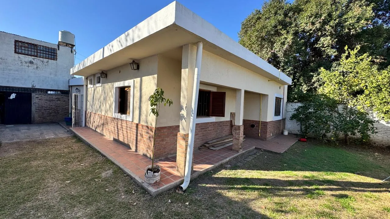 ALQUILER - CASA B° LOS BOULEVARES - SOBRE AV. LOS ALEMANES