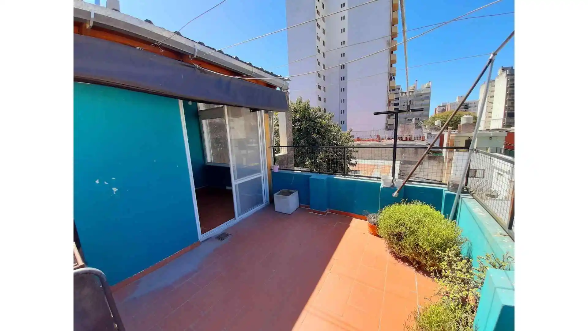 DEPARTAMENTO DE PASILLO CON TERRAZA EXCLUSIVA EN VENTA