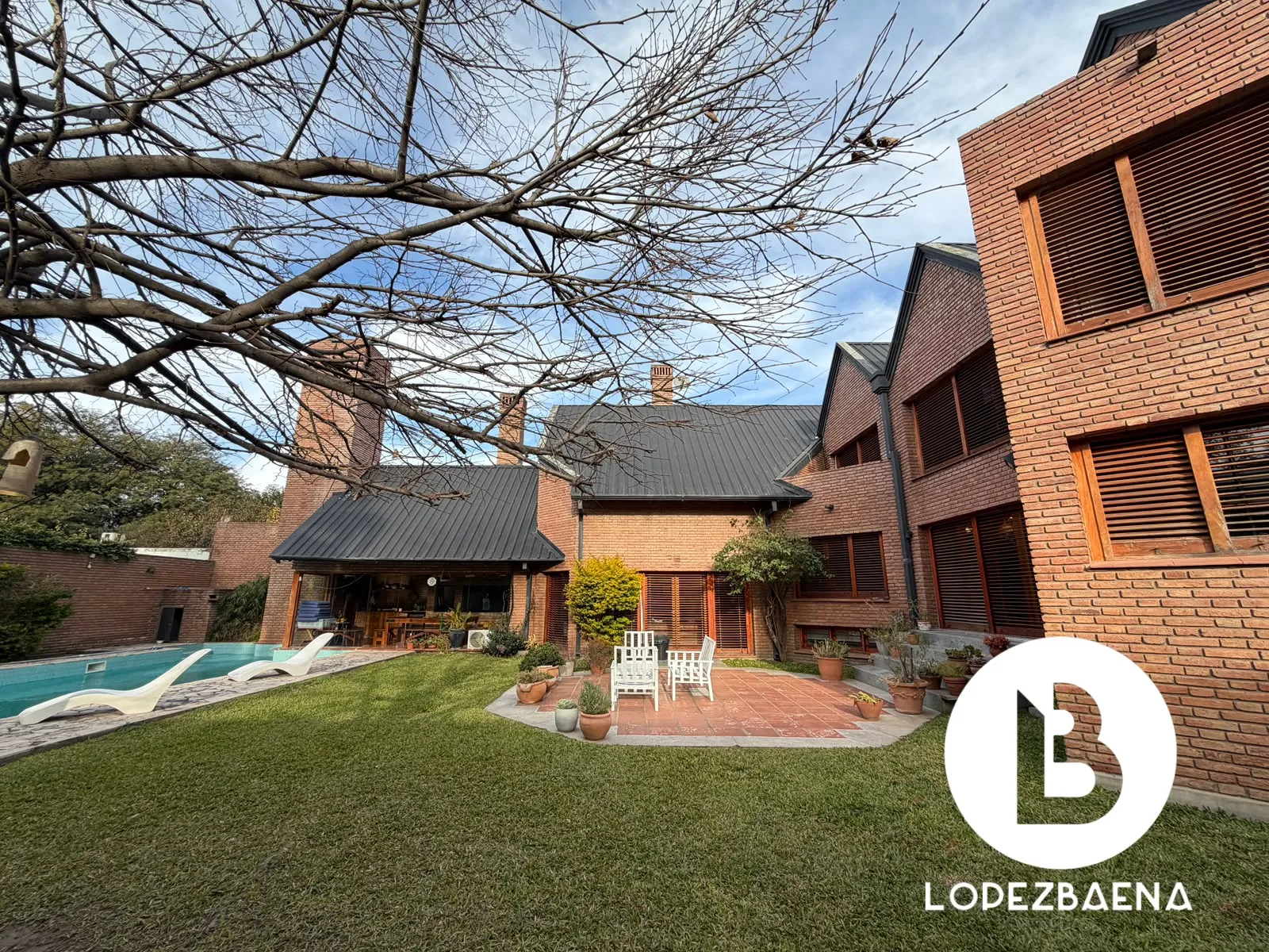 VENDO Casa de DISEÑO 545 mt cub en Jardín Espinosa SOÑADA!