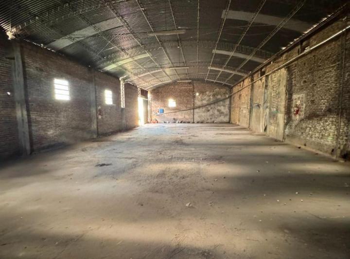 Bodega-Galpón · 360m² · 3 Ambientes · 3 Cocheras