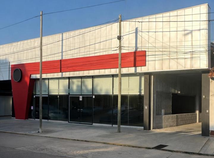 Local comercial · 660m² · 9 Ambientes · 8 Cocheras