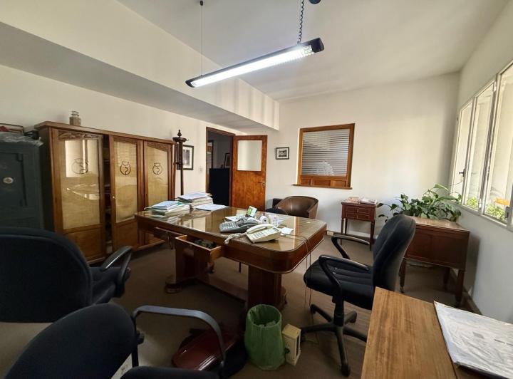 Local comercial · 1270m² · 6 Cocheras