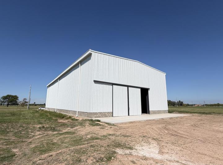 Bodega-Galpón · 800m² · 3 Ambientes · 5 Cocheras