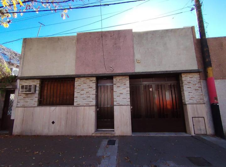 Casa · 122m² · 3 Ambientes · 1 Cochera