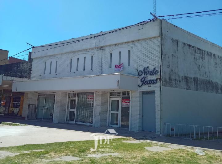 Local comercial · 180m²