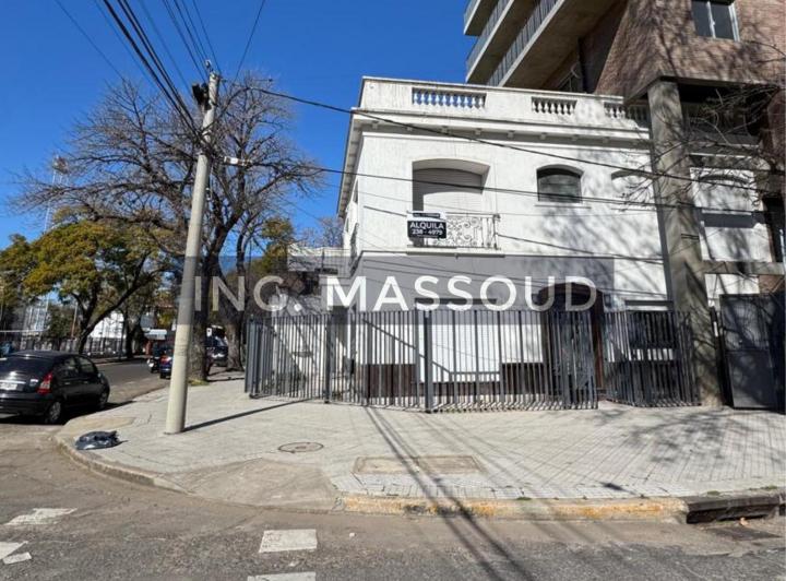 Casa · 200m² · 7 Ambientes · 1 Cochera
