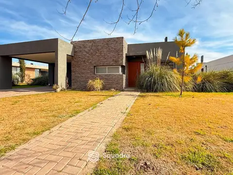 Casa en Alquiler en Puerto Roldan, Countries y Barrios Cerrados en Roldan
