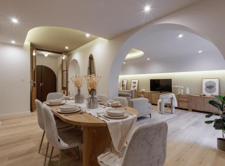 Casa · 227m² · 8 Ambientes · 2 Cocheras