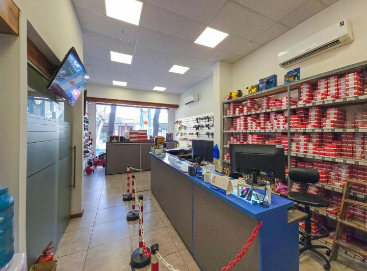 Local comercial · 306m²