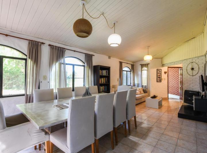 Casa · 130m² · 5 Ambientes · 2 Cocheras