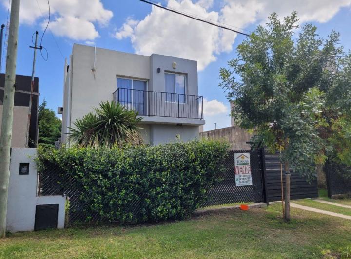 Casa · 126m² · 8 Ambientes · 1 Cochera