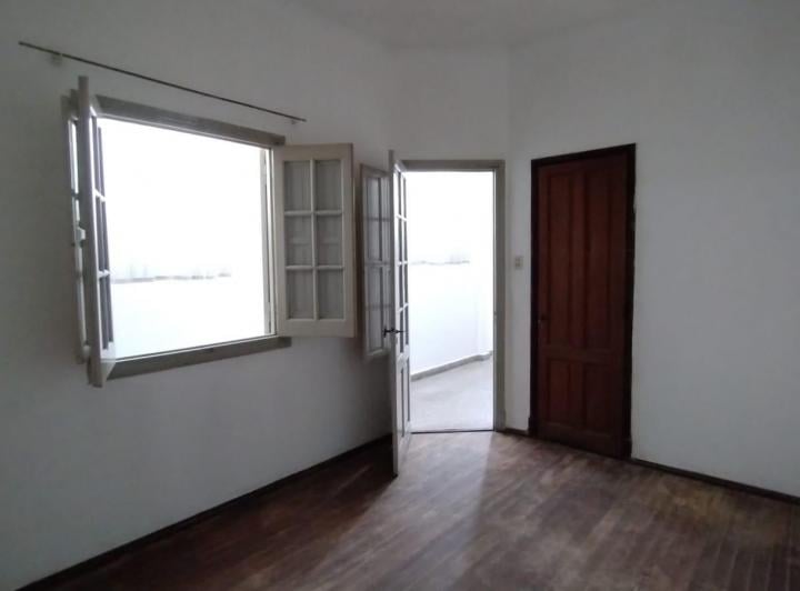 Casa · 1m² · 4 Ambientes